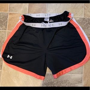 Woman’s under armour. Size large.